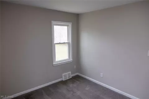795 E 260th St, Euclid, OH 44132 photo 14
