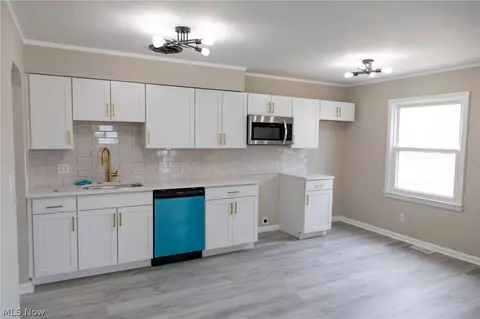 795 E 260th St, Euclid, OH 44132 photo 7