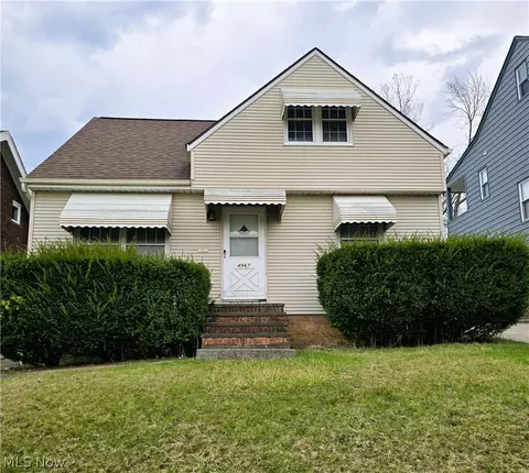 4967 E 88th St, Garfield Heights, OH 44125