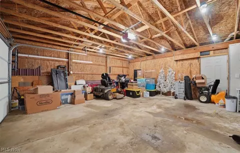Entry Way - 4132 Benetka Rd, Ashtabula, OH 44004 photo 3 of 3