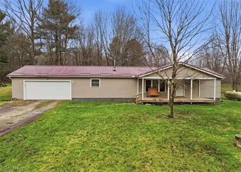 4132 Benetka Rd, Ashtabula, OH 44004