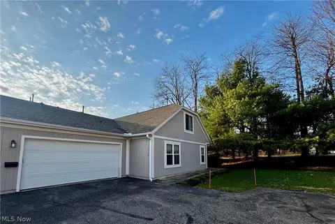 318 Millennium Dr, Tallmadge, OH 44278