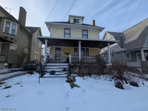 1462 Rosewood Ave, Lakewood, OH 44107