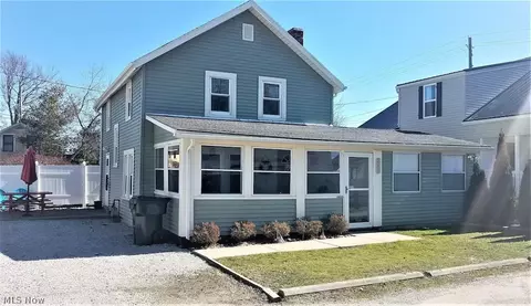 5022 Doctors Dr, Geneva, OH 44041