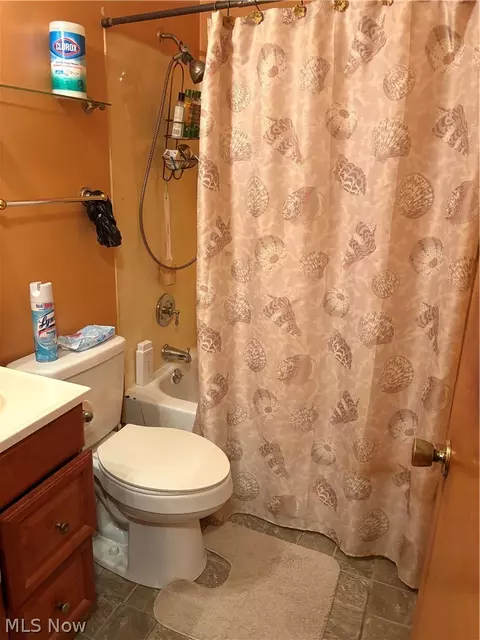 1835 Robindale St, Wickliffe, OH 44092 photo 8