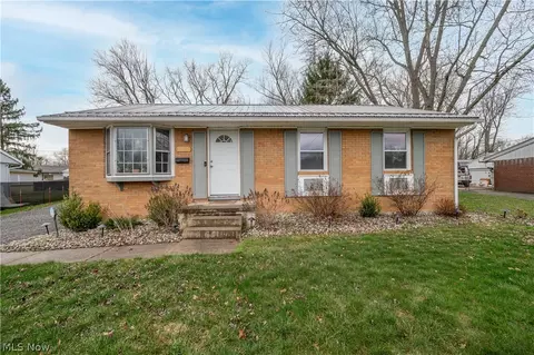 3295 Clearwater St NW, Warren, OH 44485