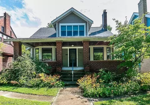 2593 Canterbury Rd, Cleveland Heights, OH 44118