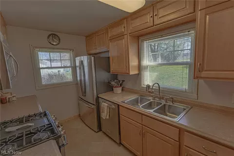 Kitchen - 208 Stealey St, Middlebourne, WV 26149 photo 2 of 4