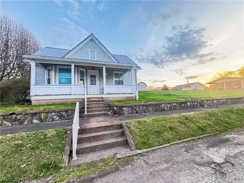 208 Stealey St, Middlebourne, WV 26149 photo 2