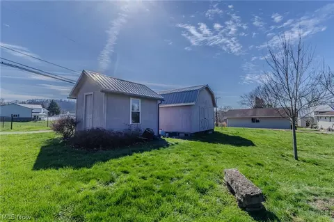 Exterior - 208 Stealey St, Middlebourne, WV 26149 photo 4 of 7