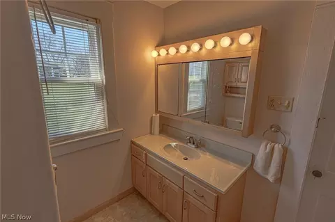Bath - 208 Stealey St, Middlebourne, WV 26149 photo 2 of 2
