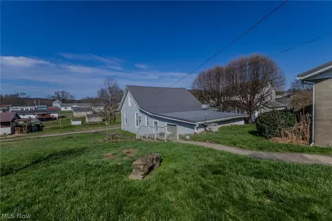Exterior - 208 Stealey St, Middlebourne, WV 26149 photo 6 of 7