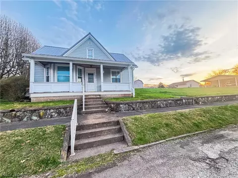 Exterior - 208 Stealey St, Middlebourne, WV 26149 photo 2 of 7