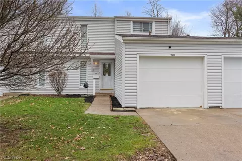 190 Deepwood Dr, Wadsworth, OH 44281