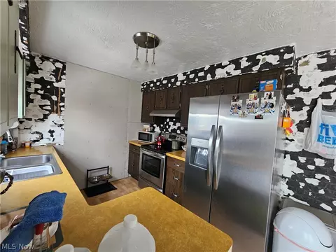 4112 Ivanhoe Dr, Lorain, OH 44053 photo 7