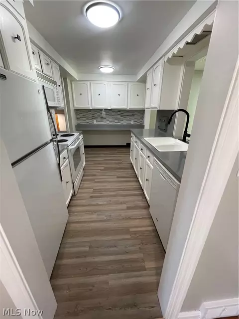 Kitchen - 1663 Lyndhurst, Lyndhurst, OH 44124 photo 1 of 5