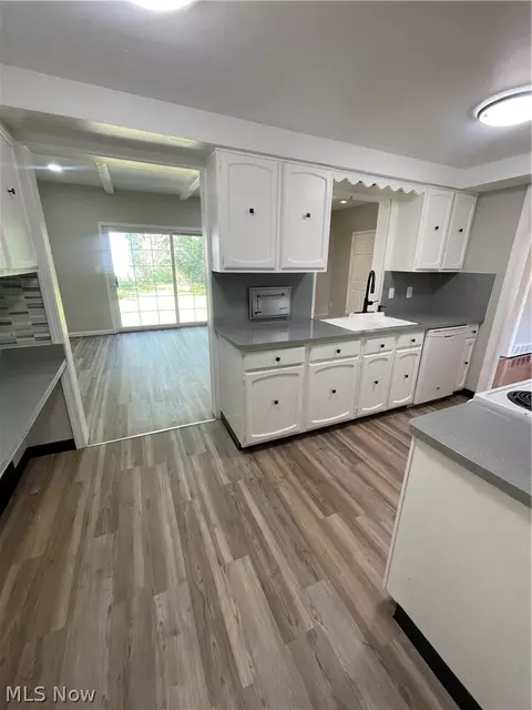 Kitchen - 1663 Lyndhurst, Lyndhurst, OH 44124 photo 2 of 5