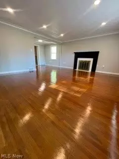 Living - 1663 Lyndhurst, Lyndhurst, OH 44124 photo 1 of 7