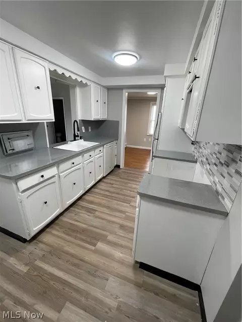 Kitchen - 1663 Lyndhurst, Lyndhurst, OH 44124 photo 2 of 3