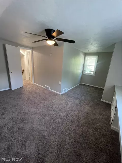 Bedroom - 1663 Lyndhurst, Lyndhurst, OH 44124 photo 7 of 9
