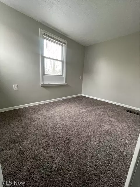 Bedroom - 1663 Lyndhurst, Lyndhurst, OH 44124 photo 6 of 9