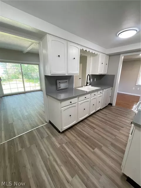 Kitchen - 1663 Lyndhurst, Lyndhurst, OH 44124 photo 4 of 5
