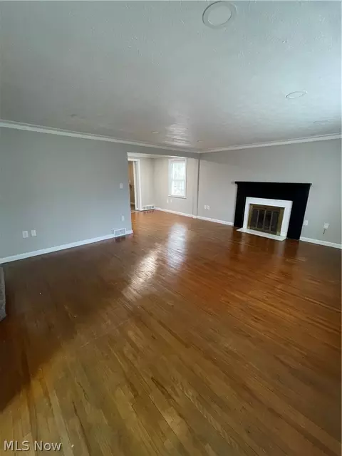Living - 1663 Lyndhurst, Lyndhurst, OH 44124 photo 1 of 4