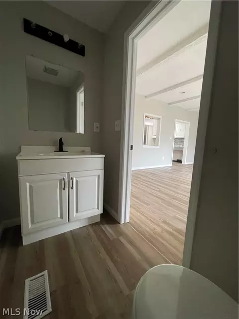 Bath - 1663 Lyndhurst, Lyndhurst, OH 44124 photo 1 of 2