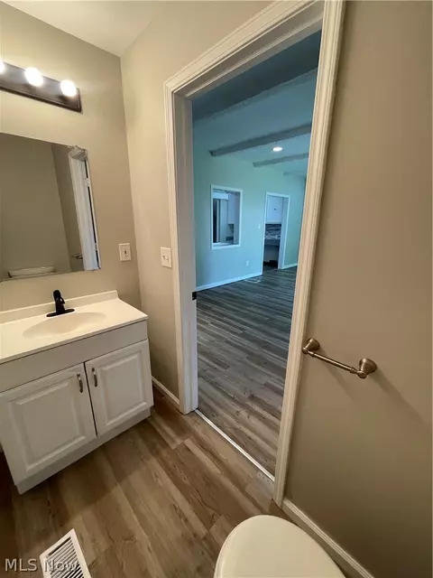 Bath - 1663 Lyndhurst, Lyndhurst, OH 44124 photo 1 of 3