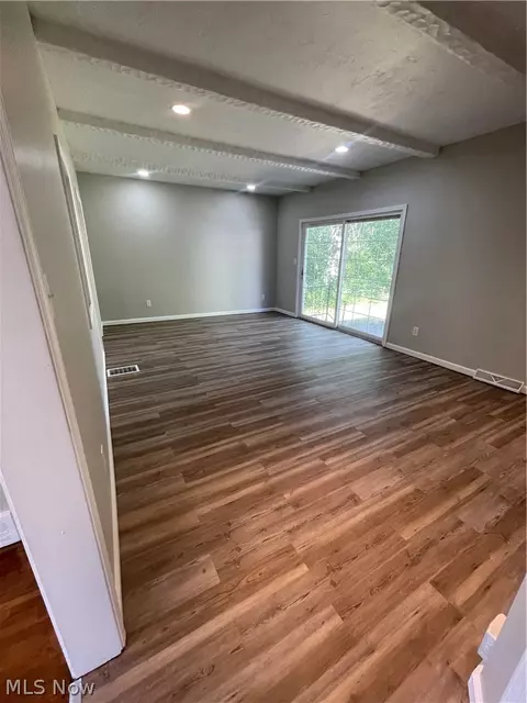 Living - 1663 Lyndhurst, Lyndhurst, OH 44124 photo 3 of 7