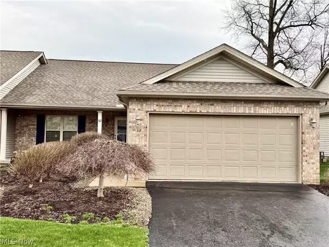 6695 Clingan Rd #32, Poland, OH 44514