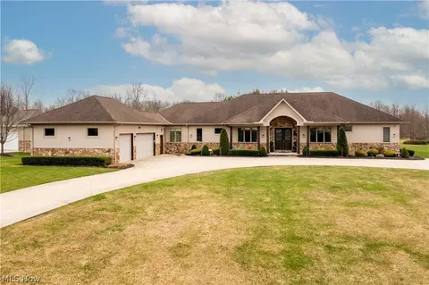 2240 Sunrise Oval, Medina, OH 44256