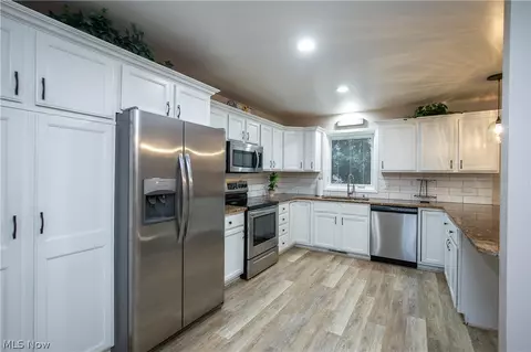 5124 Beachview Cir NW, Canton, OH 44708 photo 33