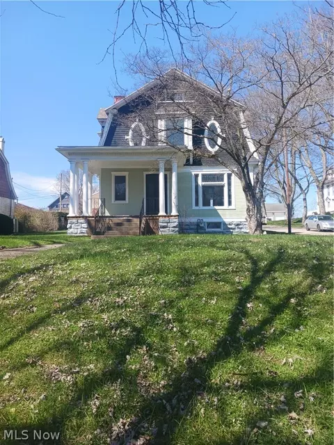 315 Muskingum Dr, Marietta, OH 45750