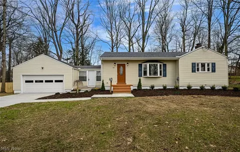 439 Strader Rd, Akron, OH 44305