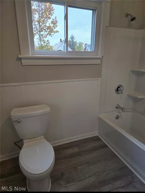 Bath - 1733 E 47th St, Ashtabula, OH 44004 photo 6 of 7