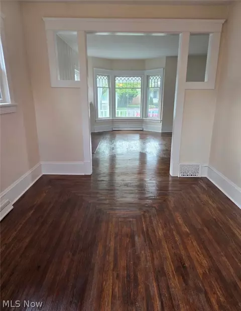 Entry Way - 1733 E 47th St, Ashtabula, OH 44004 photo 2 of 2