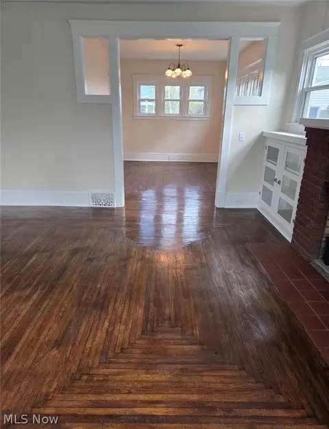 Living - 1733 E 47th St, Ashtabula, OH 44004 photo 3 of 7