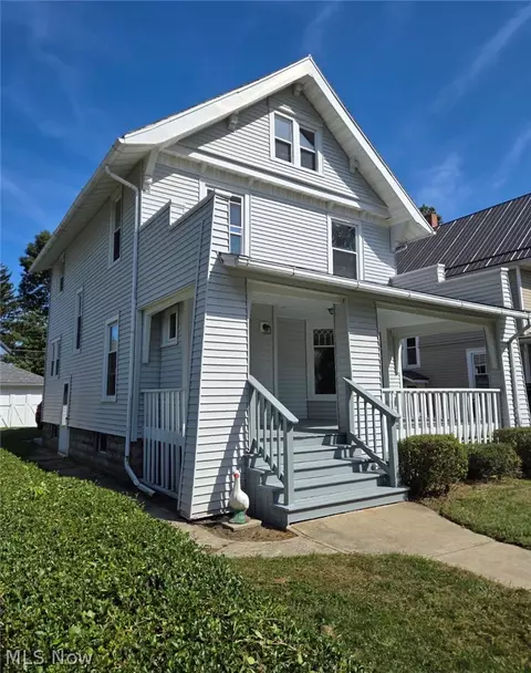 Exterior - 1733 E 47th St, Ashtabula, OH 44004 photo 1 of 4