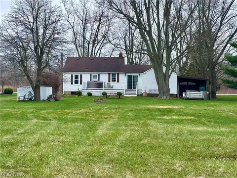 Exterior - 6832 Murray Ridge Rd, Elyria, OH 44035 photo 3 of 4