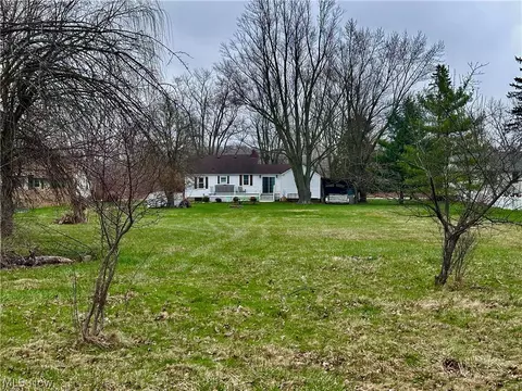 Exterior - 6832 Murray Ridge Rd, Elyria, OH 44035 photo 4 of 4