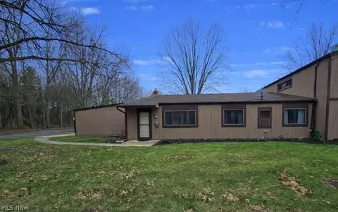 26705 Lake Of The Falls Blvd, Olmsted Falls, OH 44138