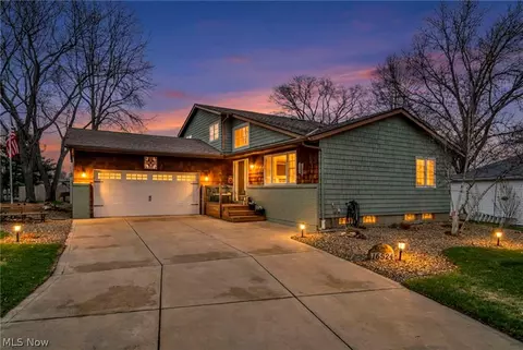 16524 Timberline Dr, Strongsville, OH 44136