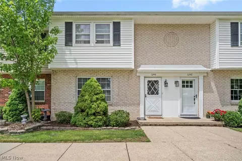 1244 N Carpenter Rd, Brunswick, OH 44212