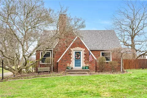 754 Fairfield Ave, Columbiana, OH 44408