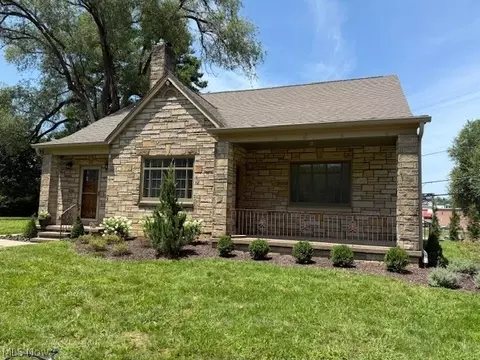 1119 Abbey Pl, Zanesville, OH 43701