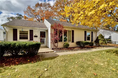 74 Hawthorne Dr, Painesville, OH 44077