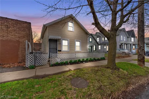 1984 W 52 St, Cleveland, OH 44102