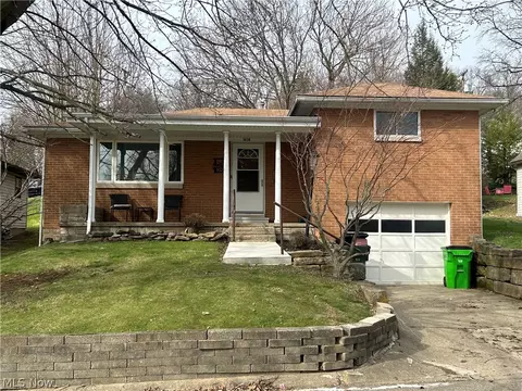 1618 Adams St, Coshocton, OH 43812