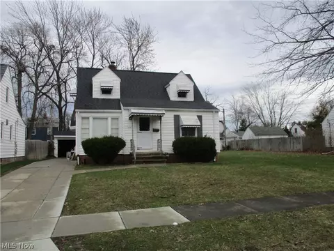 5741 W 46th St, Parma, OH 44134